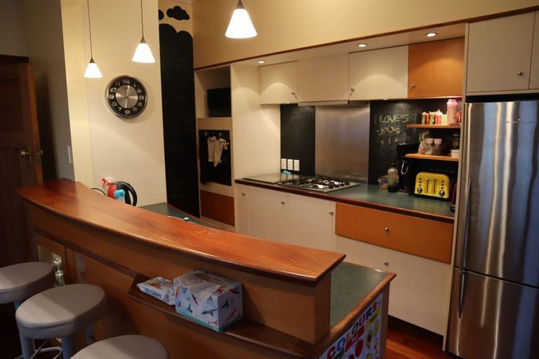 Photo of property in 40 Hawker Street, Mount Victoria, Wellington, 6011