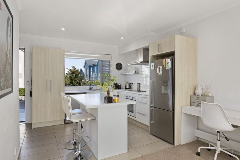 Photo of property in 6 Shelduck Way, Hobsonville, Auckland, 0616