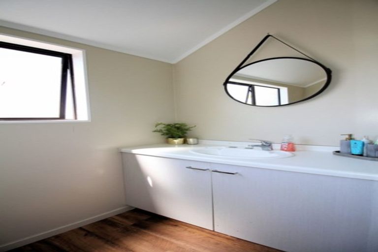 Photo of property in 12a Simpson Road, Papamoa Beach, Papamoa, 3118