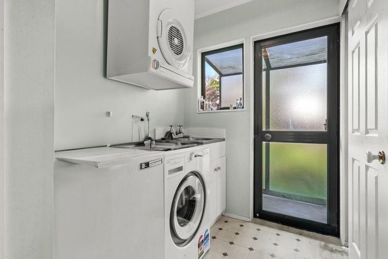 Photo of property in 209 Kaipara Road, Papakura, 2582