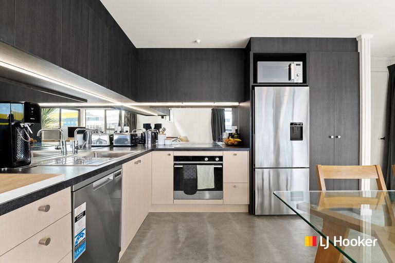 Photo of property in 108 Oxford Street, South Dunedin, Dunedin, 9012