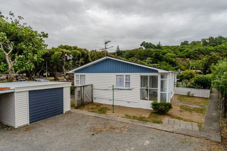 Photo of property in 3/13 Luckie Street, Tawa, Wellington, 5028