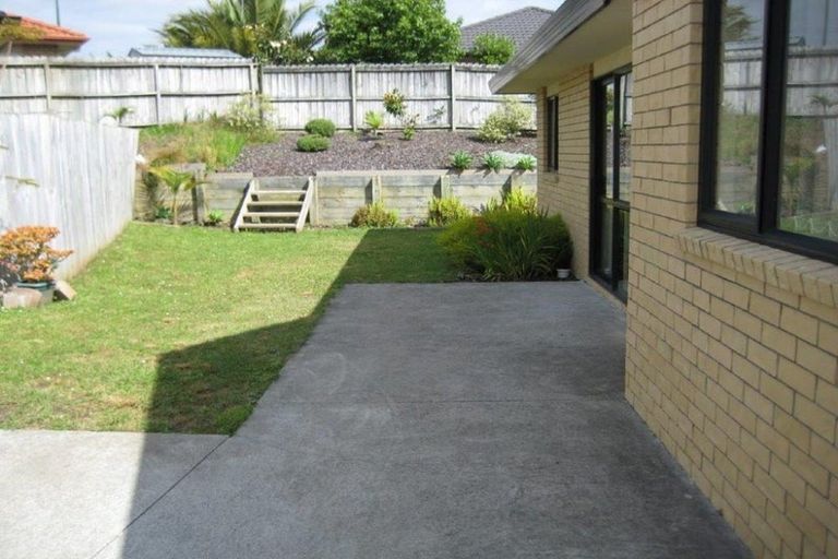 Photo of property in 4 Parkcrest Drive, Henderson, Auckland, 0612