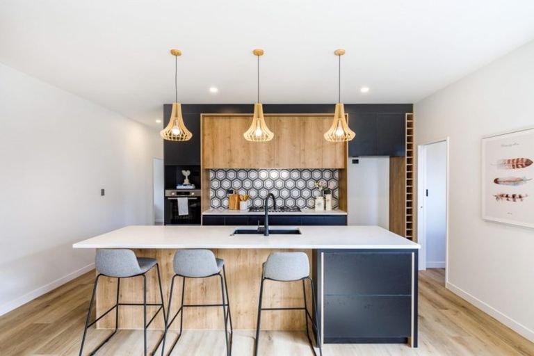 Photo of property in 21 Vinistra Road, Kumeu, 0810