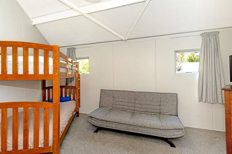 Photo of property in 86 Fortescue Street, Mahia, 4198