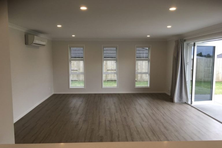 Photo of property in 5 Madeleine Place, Omokoroa, 3114