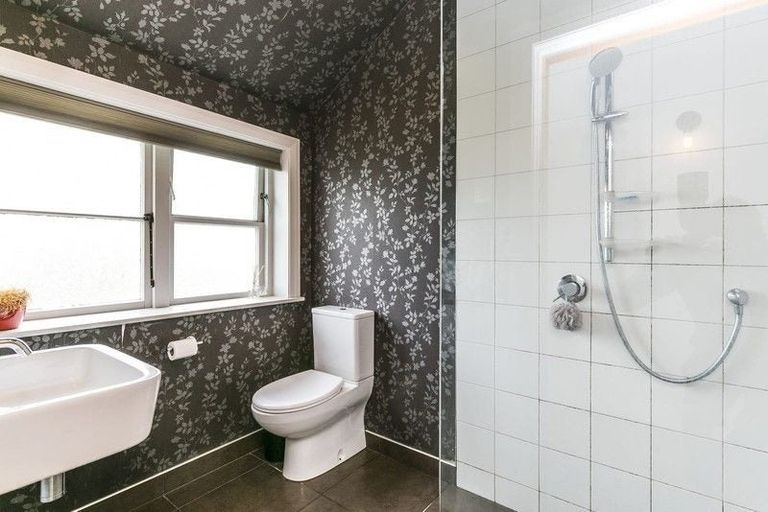 Photo of property in 21 Hindmarsh Street, Johnsonville, Wellington, 6037