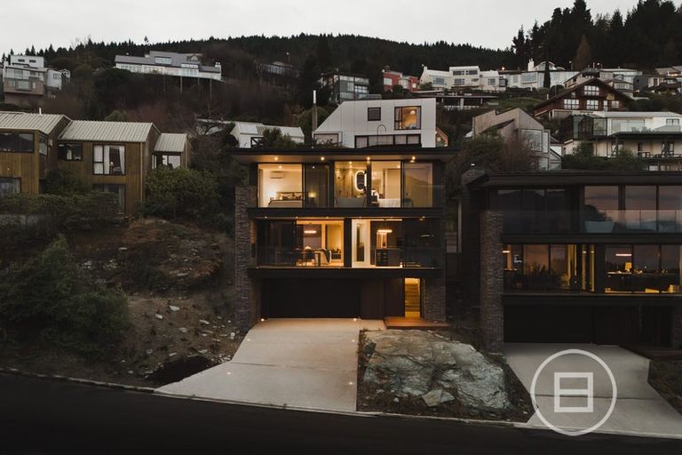 Photo of property in 7b Wakatipu Heights, Queenstown, 9300