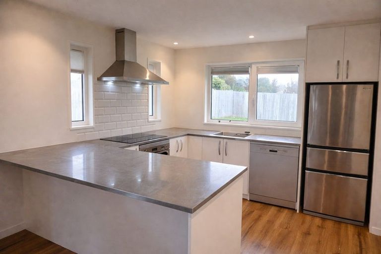 Photo of property in 2 Ensors Road, Opawa, Christchurch, 8023