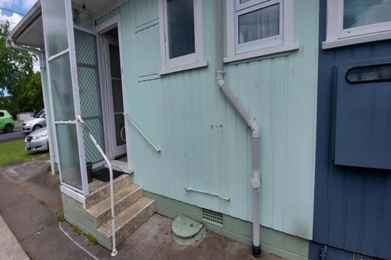 Photo of property in 1/3 Taikata Road, Te Atatu Peninsula, Auckland, 0610