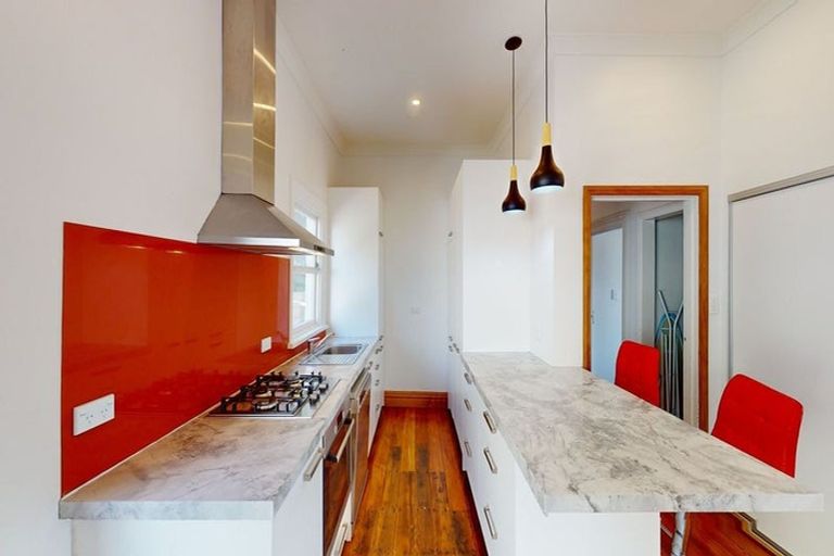 Photo of property in 53 Sutherland Road, Melrose, Wellington, 6023