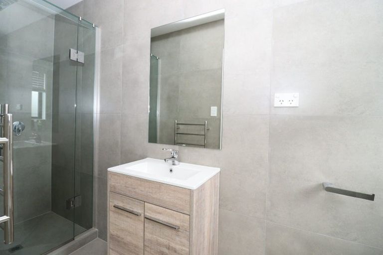 Photo of property in 13b Crestview Rise, Papakura, 2110