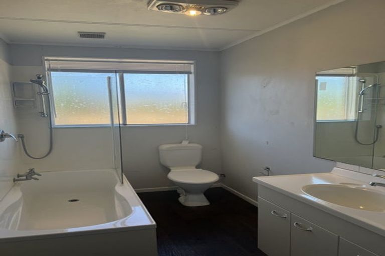 Photo of property in 1/8 Liverpool Street, Trentham, Upper Hutt, 5018