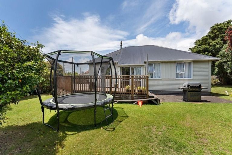 Photo of property in 30 Richmond Street, Waitara, 4320