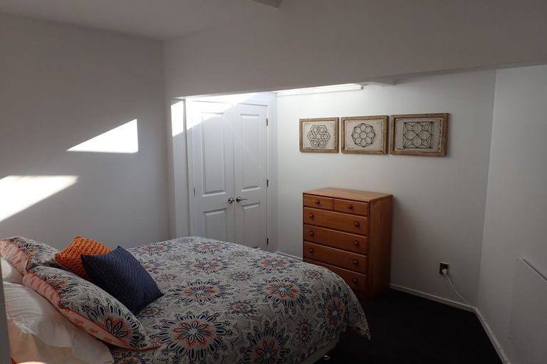 Photo of property in 17 Robieson Street, Roseneath, Wellington, 6011