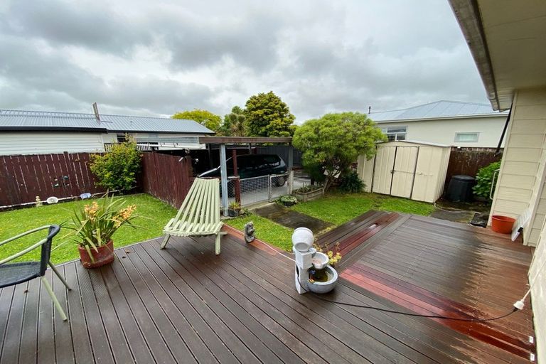 Photo of property in 124 Roberts Line, Kelvin Grove, Palmerston North, 4414