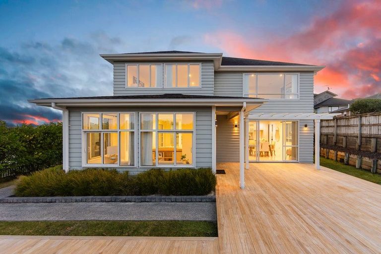 Photo of property in 52 Chesterfield Way, Orewa, 0931