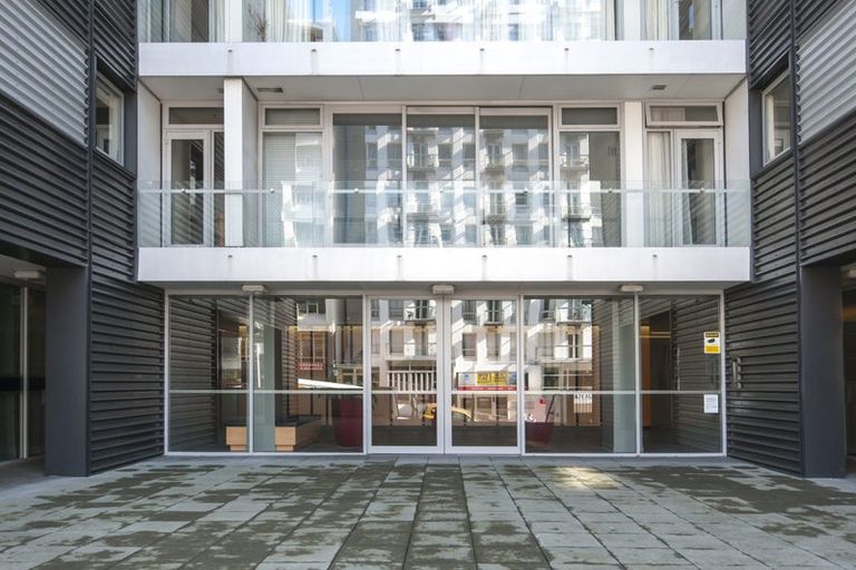 Photo of property in Montreaux Apartments, 10e/164 The Terrace, Wellington Central, Wellington, 6011