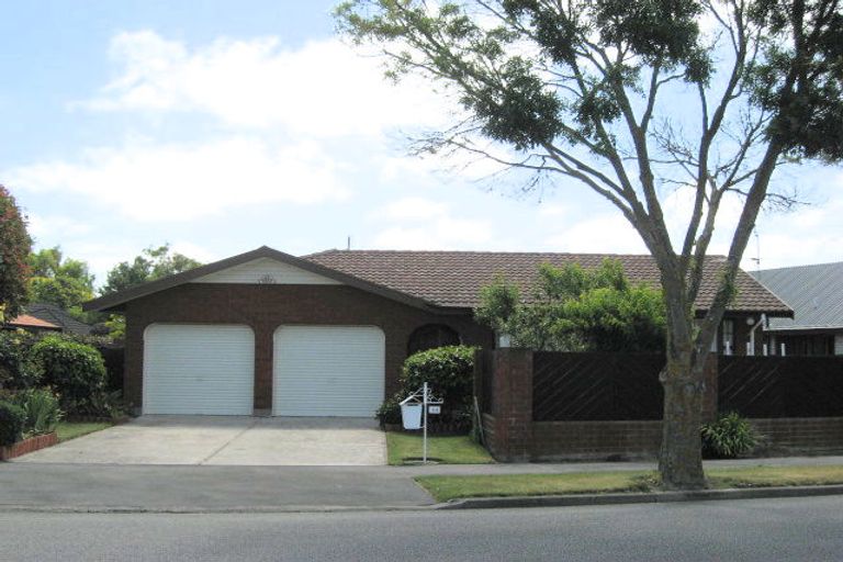 Photo of property in 11 Karnak Crescent, Russley, Christchurch, 8042