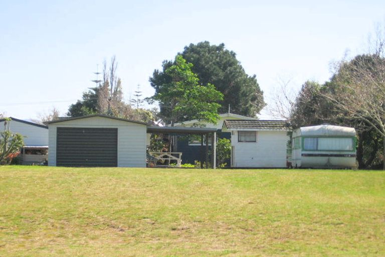 Photo of property in 50 Oyster Drive, Cooks Beach, Whitianga, 3591