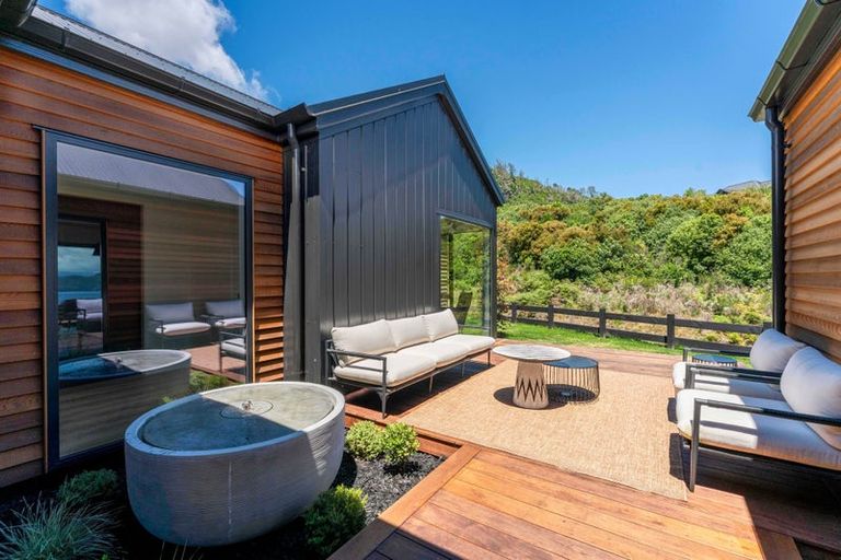 Photo of property in 11 Sparrowhawk Way, Kinloch, Taupo, 3377