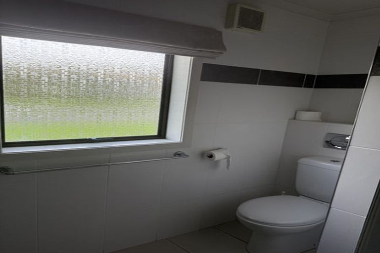 Photo of property in 20 Widmore Drive, Massey, Auckland, 0614