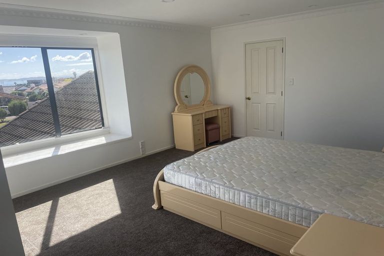 Photo of property in 23 Gillard Place, Eastern Beach, Auckland, 2012