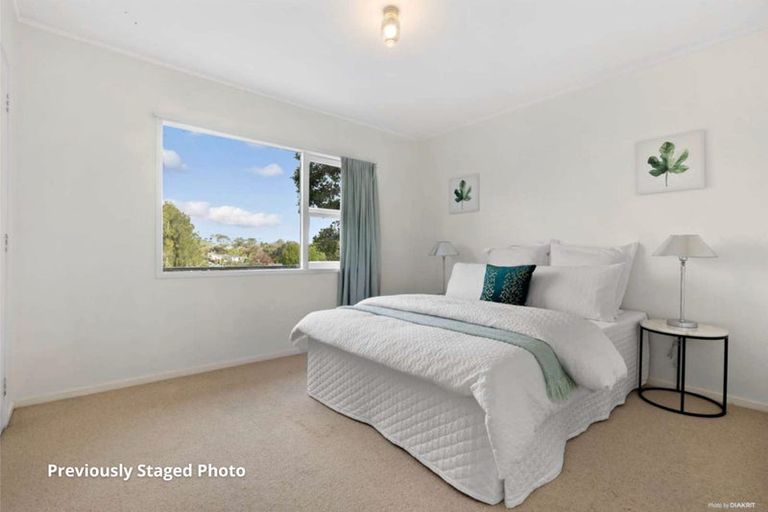 Photo of property in 3 Heather Place, Sunnynook, Auckland, 0620