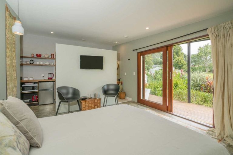 Photo of property in 19 Victoria Street, Coromandel, 3506