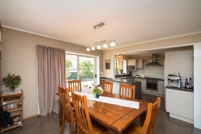 Photo of property in 10 Eyre Road, Linton, Palmerston North, 4472