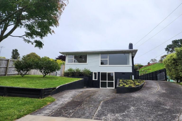 Photo of property in 132 Huatoki Street, Frankleigh Park, New Plymouth, 4310