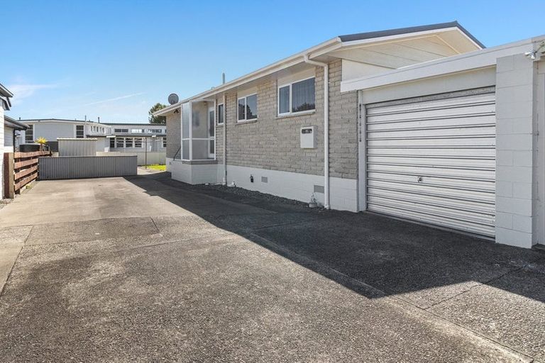 Photo of property in 20-20a Huatoki Street, Vogeltown, New Plymouth, 4310