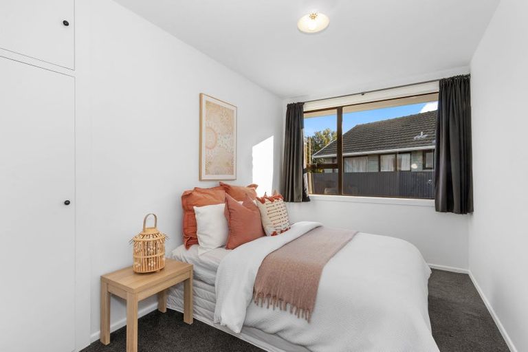 Photo of property in 17 Rosanna Place, Aranui, Christchurch, 8061