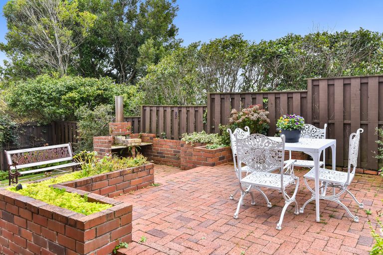 Photo of property in 2/12 Steeple Rise, Pakuranga, Auckland, 2010