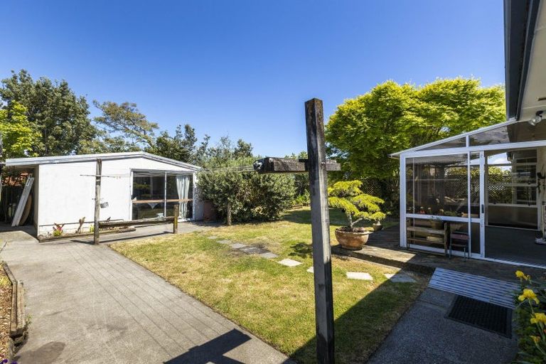 Photo of property in 17 Harris Street, Waitara, 4320