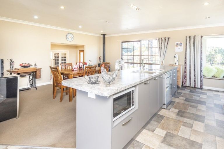 Photo of property in 83 Parkes Avenue, Saint Johns Hill, Whanganui, 4501