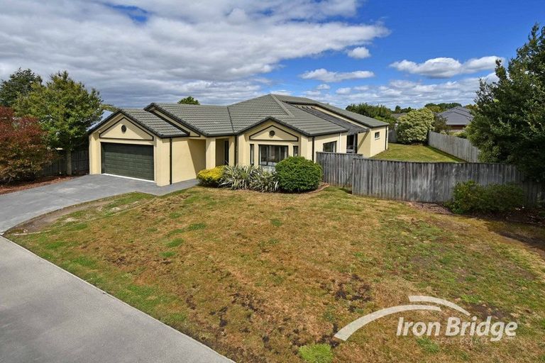 Photo of property in 65 Coolspring Way, Redwood, Christchurch, 8051