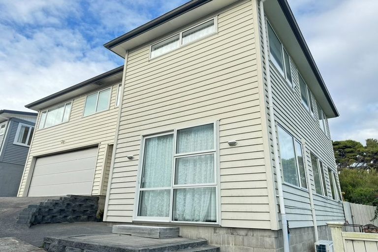 Photo of property in 517 East Coast Road, Murrays Bay, Auckland, 0630