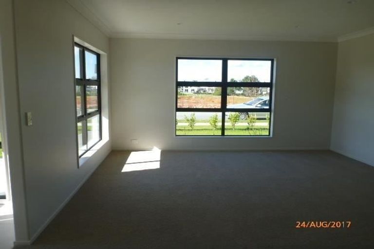 Photo of property in 32 Kaimanawa Road, Karaka, Papakura, 2113