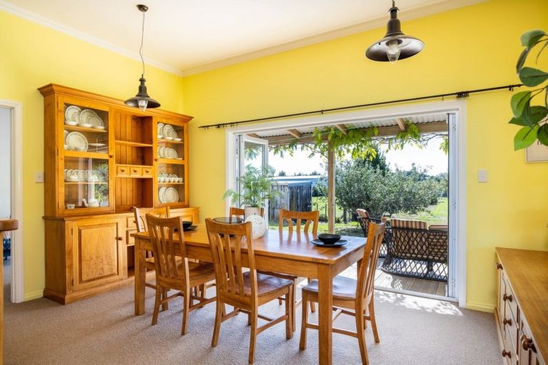 Photo of property in 46 Takiroa Street, Urenui, 4375