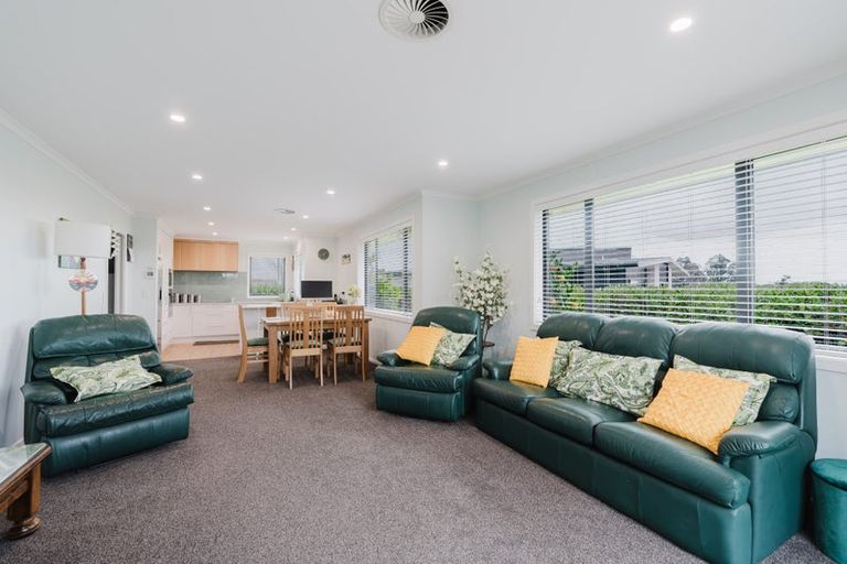 Photo of property in 14 Te Tiireke Drive, Glenview, Hamilton, 3206