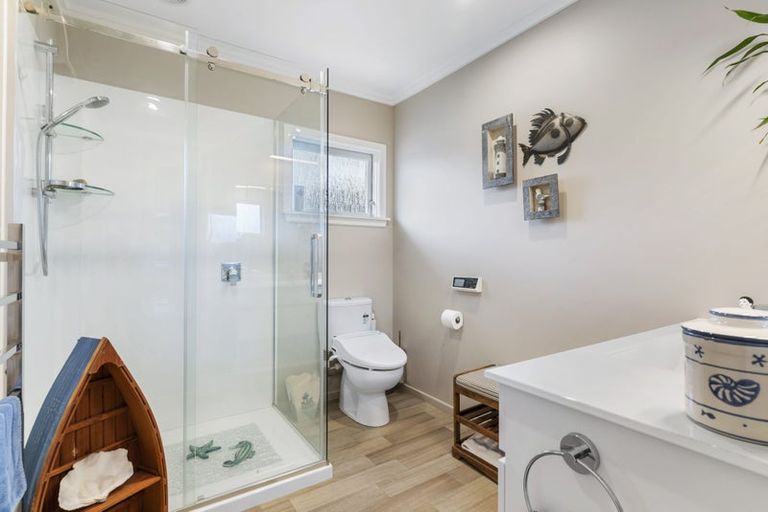 Photo of property in 25a Riverside Road, Orewa, 0931