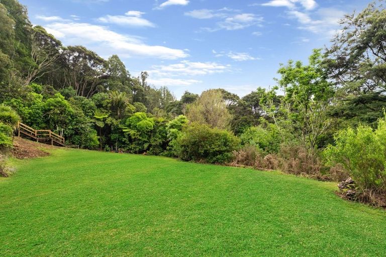 Photo of property in 292 Forest Hill Road, Waiatarua, Auckland, 0612