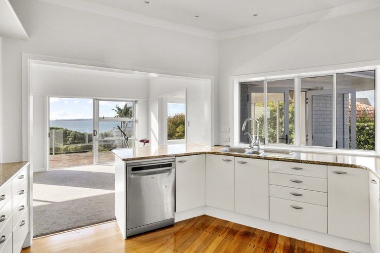 Photo of property in 84 Mellons Bay Road, Mellons Bay, Auckland, 2014