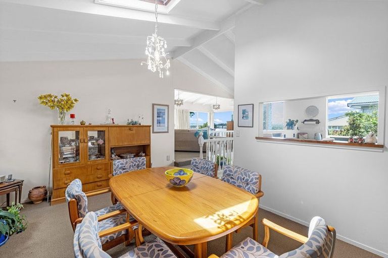 Photo of property in 98 Tiroroa Avenue, Te Atatu South, Auckland, 0610