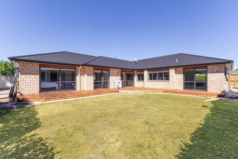 Photo of property in 70 Farringdon Avenue, Rototuna North, Hamilton, 3210