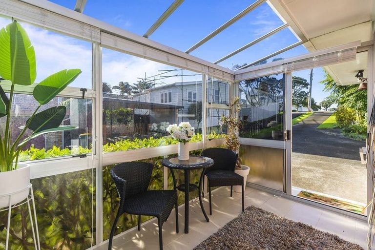 Photo of property in 2/21 Jutland Road, Hauraki, Auckland, 0622