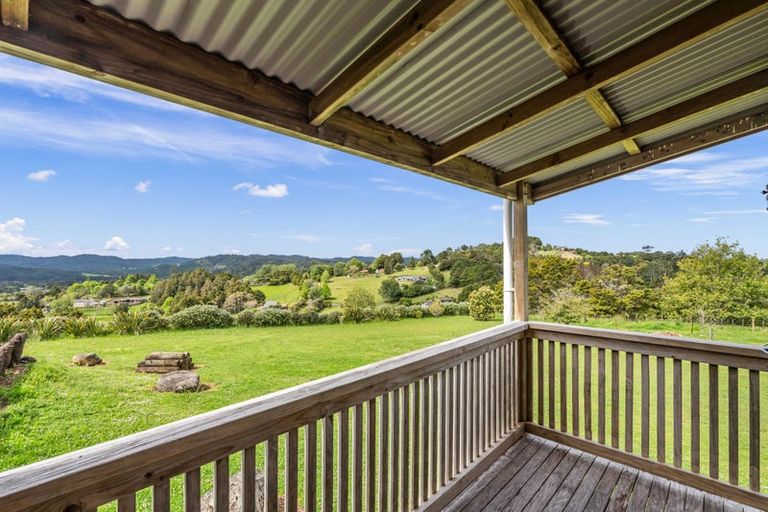 Photo of property in 30 Galliard Way, Kauri, 0185