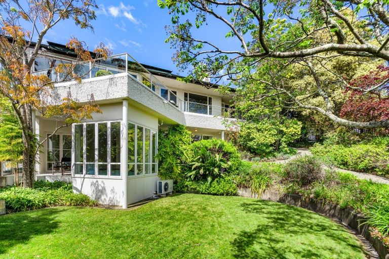 Photo of property in 12 Shortland Place, Havelock North, 4130