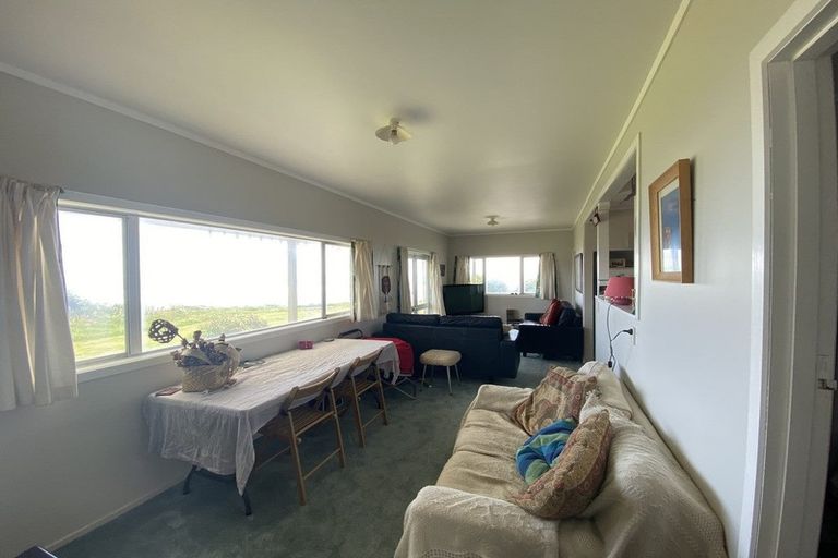 Photo of property in 4 Beach Road, Mokau, 4376